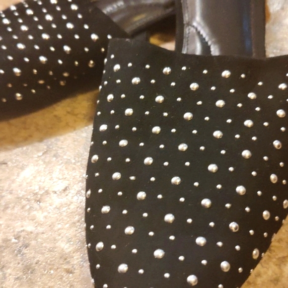 Shoes - Picture 4 of 4